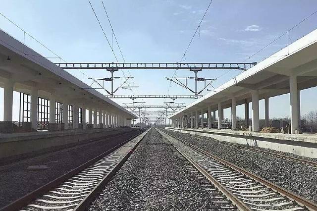 铁路工程施工总承包资质分为甲级、乙级

