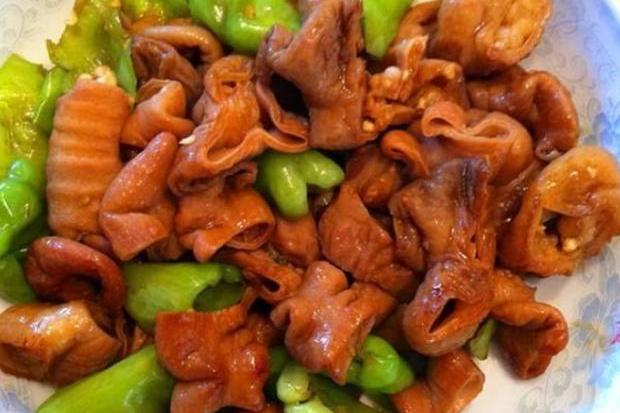 美食推荐:尖椒肥肠,鸡胸肉干豆腐卷,黄金蛋饺,豉汁蒸松