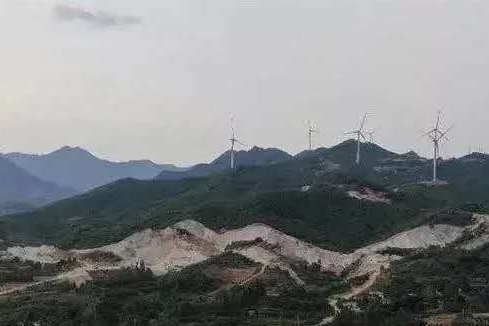 南阳市南召县云阳镇:毁山挖石破坏生态环境