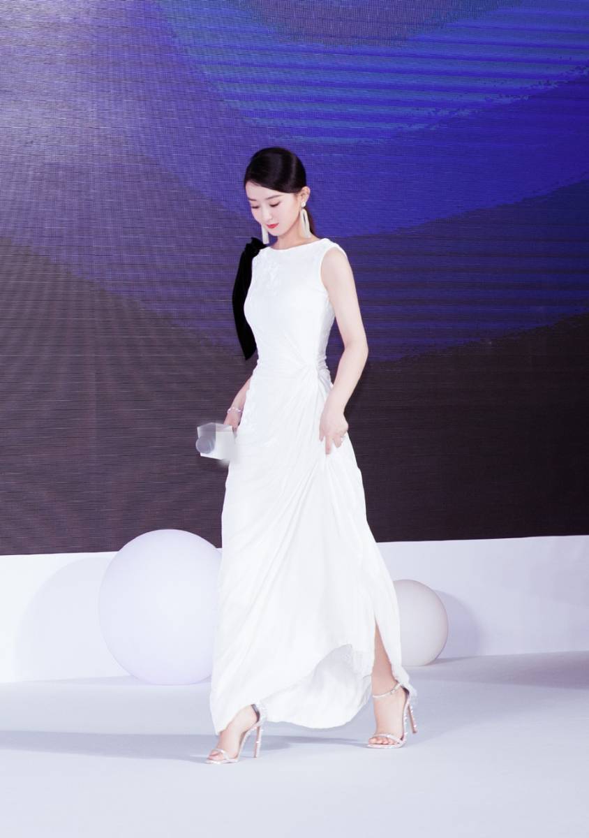 赵丽颖高定礼服总数量 ec5830c2876147a1a71d86ae00f93e2a.jpeg