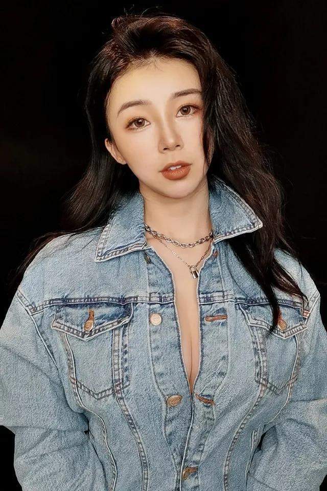 篮球主播张曼源晒照，的确是“中国卡戴珊”！孙铭徽竟前排留言了-搜狐大视野-搜狐新闻