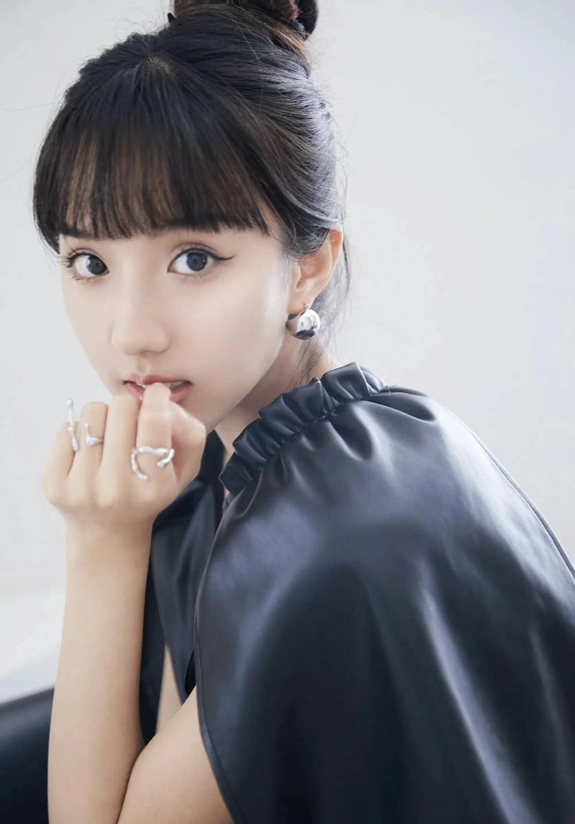 苏晓彤时尚写真：呆萌可爱、甜美靓丽