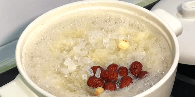 银耳怎么煮出胶更快 e93822b65af44adbbe012e61fe68932f.png