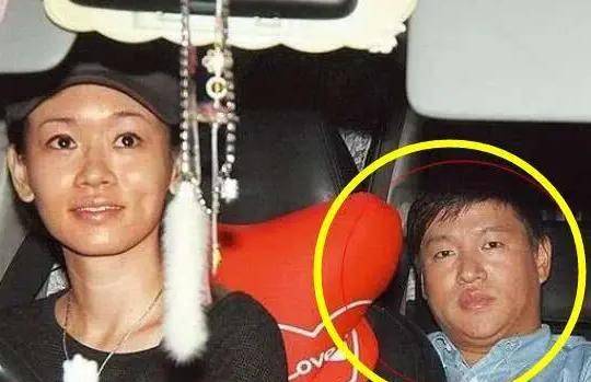 42岁港姐杨思琦露面，未婚产女生父成谜，现嫁圈
