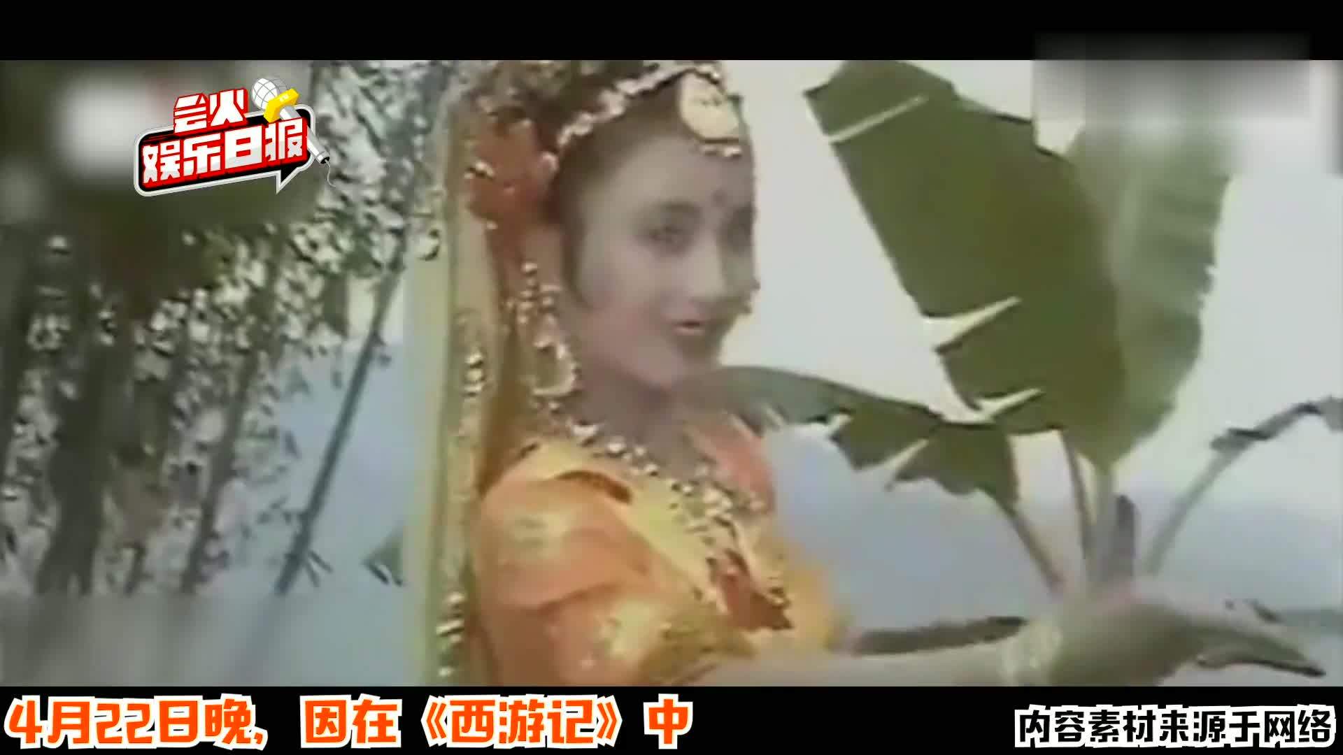 57岁李玲玉晒自拍昔日玉兔精气质依旧,意外曝光家中古董瓷器柜