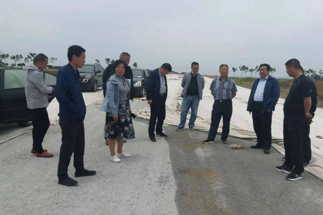 邓州市政府党组成员闫庆吉一行调研重点公路新建工程项目