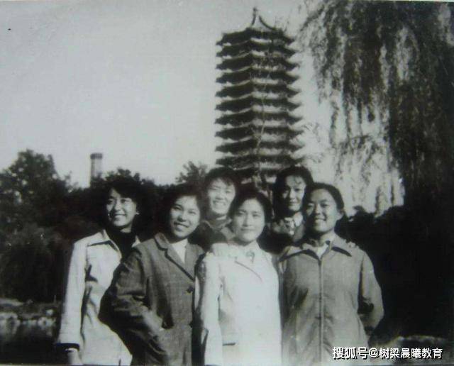 『高考』曾经说高考比想象中简单，如今过得怎么样1977年北京高考女状元