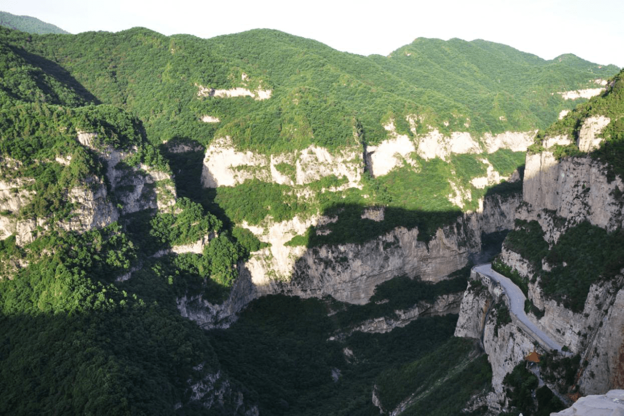 1/ 12 坐落在吕梁山脉与太行山脉之间南北走向的太岳山脉中的绵山5a