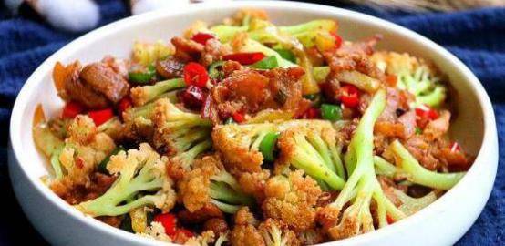 干锅花菜的家常做法不用辣椒 eb9c4619e5524195949117e5d1a3bb97.jpeg
