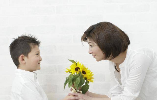 怎样才能让孩子主动承认错误 6c3c7917c3f24c80bbd8f393625e3cd6.jpeg