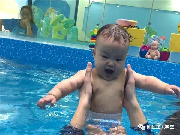 宝宝：培养水感的最佳年龄0岁+