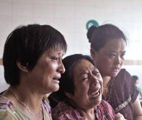 『好心』不哭哈”,奶奶“好心”做了这事,孩子却永远消失了“宝贝乖乖