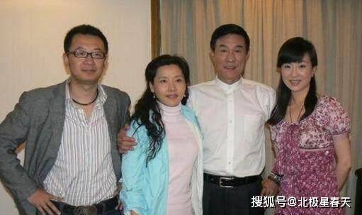 比起杜志国恋爱史与妻相守16年的张嘉译才是圈中模范好男人