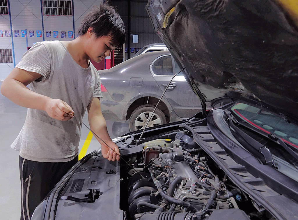 专业修车推荐 5dec59e07b2746db9b0d0ec8de805d1f.jpeg