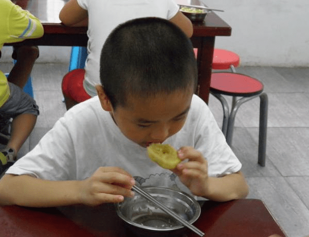 气温■这3件事别做，宝妈知道越早，孩子受伤越少劝告家长：气温升高