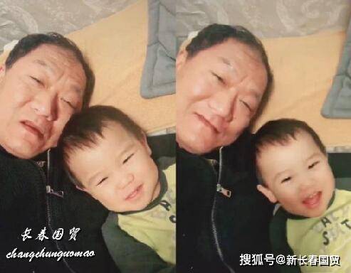 57岁歌手谢东的1岁儿子曝光，胖嘟嘟十分可爱，