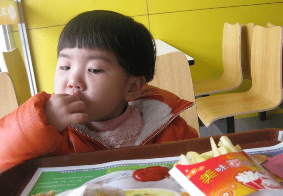 零食■这3种零食又来“坑娃”，孩子经常生病！家长快管管吧夏天来了