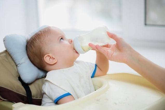 孩子喝奶就拉肚，是牛奶选的不对吗？也许是“乳糖不耐受”在作怪
