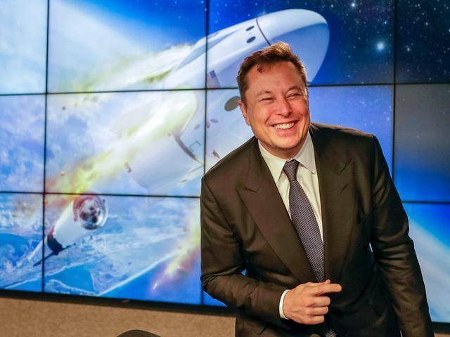 马斯克成了！SpaceX载人龙飞船最终审查完成，N