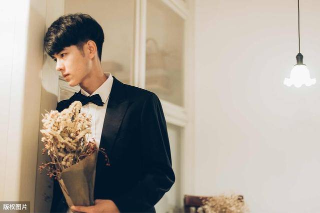 高中最受女生欢迎的男生是哪几种？大家在高中时期有喜欢的男生是什么样的呢