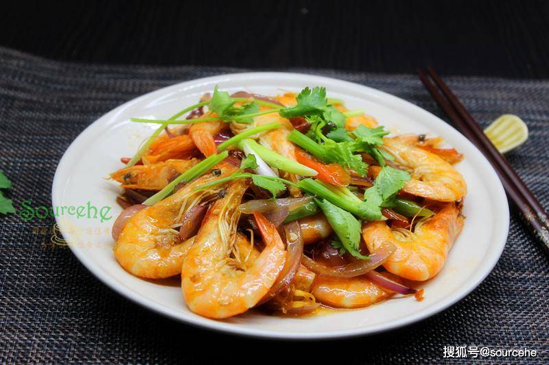 虾怎么炒入味又好吃 3b3833aa287948eb952edec2eb913dfd.jpeg