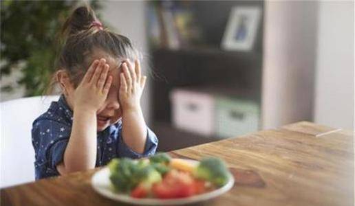 「孩子」没营养浪费钱还害娃营养师告诫家长：三种“假牛奶”别给孩子喝