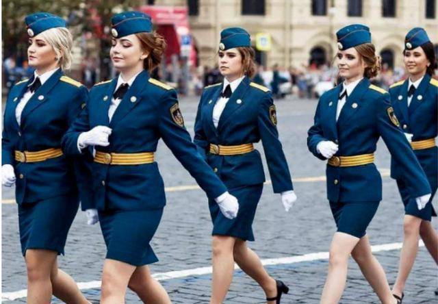 都说俄罗斯女兵肤白貌美,看看塞尔维亚女兵,才叫颜值和实力并存