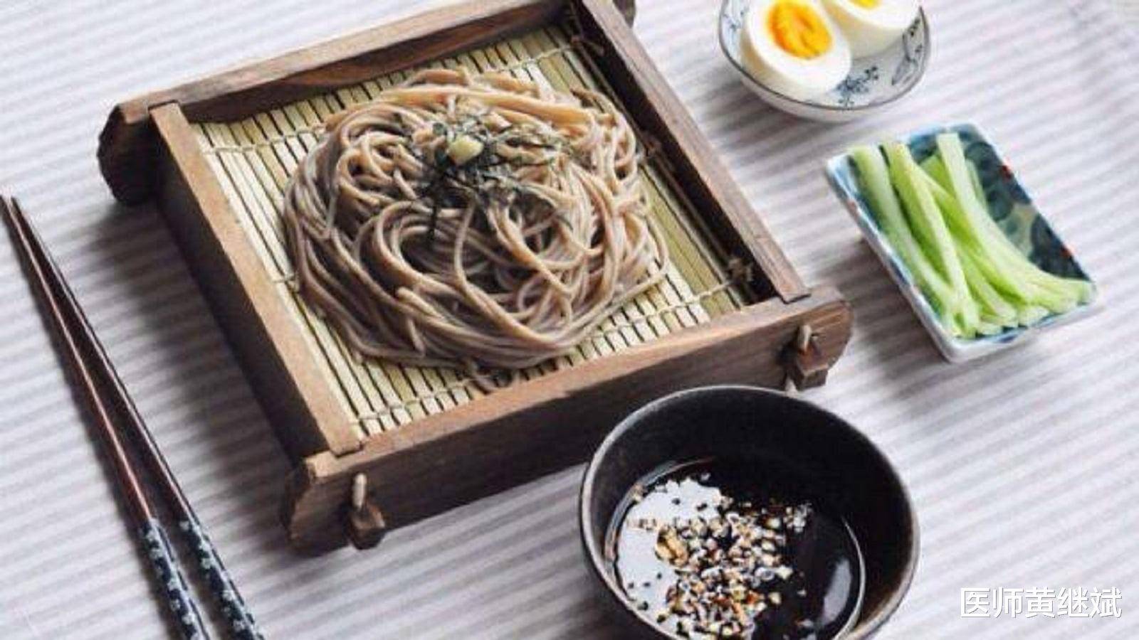 荞麦面作为热门减肥餐，但热量却很高，吃荞麦面增肥还是减肥？