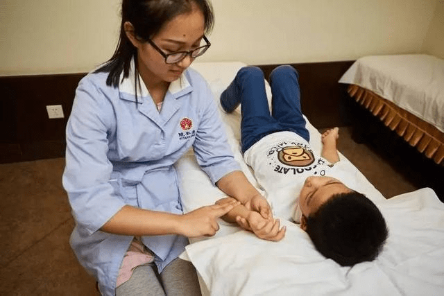 「孩子」医生：这些早餐许多家长还纵容娃吃，坑娃吃一次相当于吃泡面