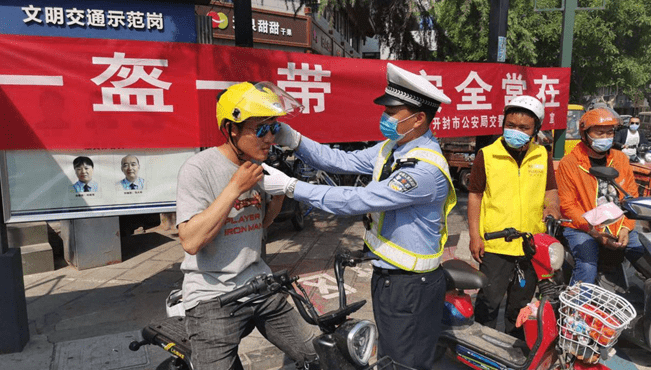 公安部推进一盔一带严查哄抬头盔价格的违法链条