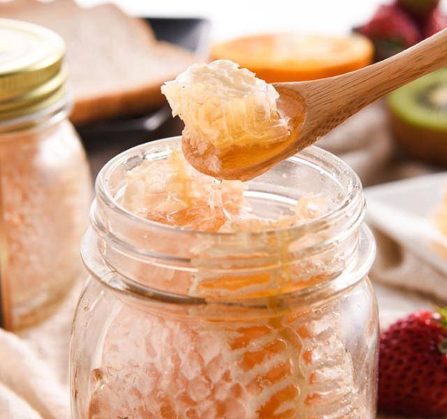 蜂蜜加什么喝了治疗胃病 9d4b94ae02f84c8bbc9360a1ec8ad3cf.jpeg