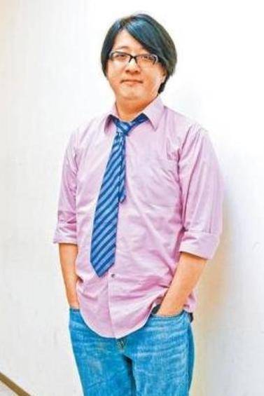 原创妻子因难产血崩，他却在低头玩手机，后突发脑瘤被指是报应