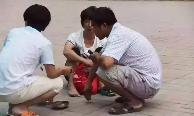 衡水中学举办成人礼！父亲的一张照片让无数高中生泪奔...