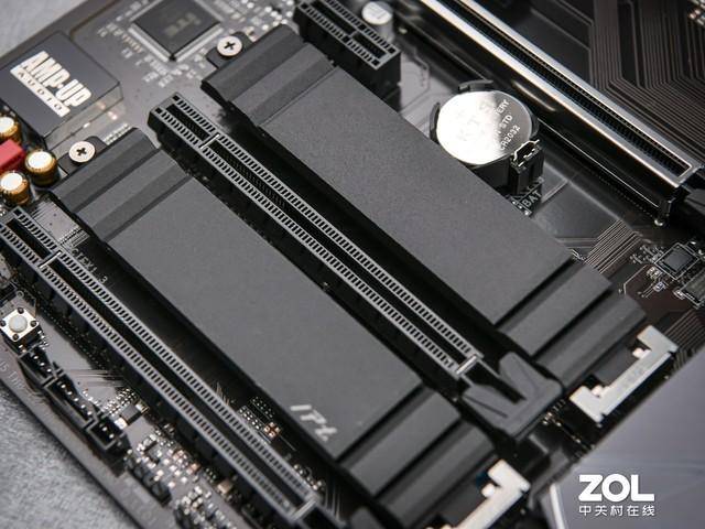 拓展接口方面,技嘉b460 aorus pro ac提供了2组m.
