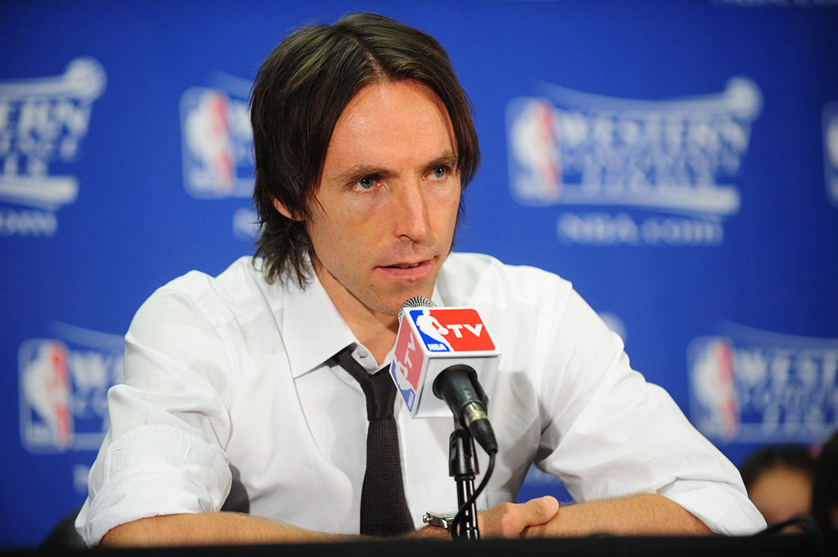 个位置的最强外籍球星放到一支球队，很可能会形成一支统治级别的球队。控球后卫：史蒂夫·纳什生涯荣誉：2