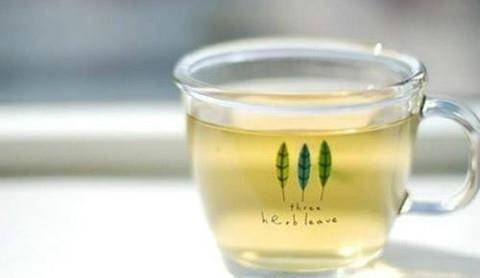 蜂蜜水什么时候喝对便秘效果最好 5937679100e74a45b676a81332429244.jpeg