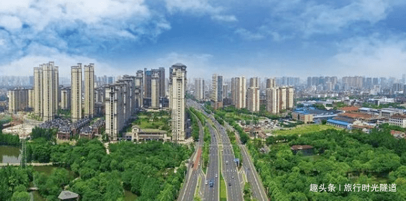 镇江各区gdp_镇江金山寺(3)