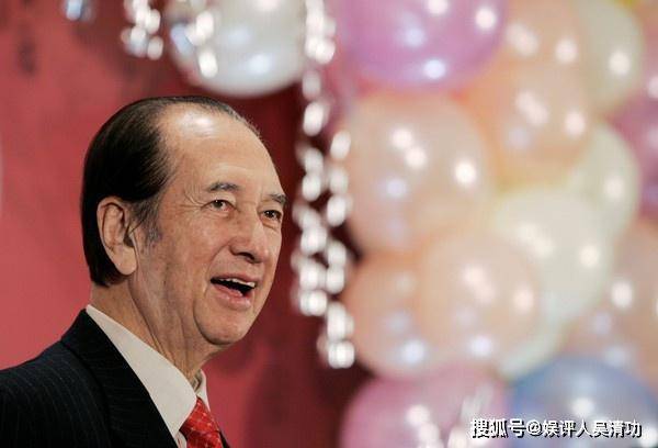 遗产争夺战开始了？何鸿燊二房携文件离开医院