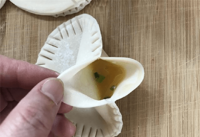 鸡蛋饺子皮的做法大全集 8b8503963932482386b284040b7e5a0e.png