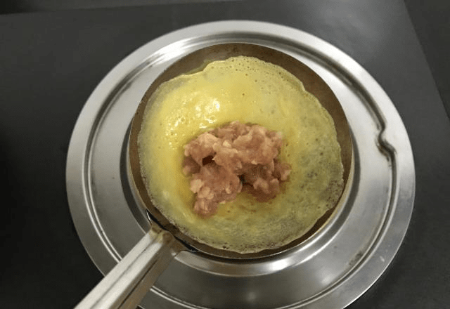 怎样做蛋饺视频窍门 a73263ab402b4ed490f9f49cbfde1850.png