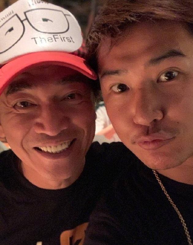 欧弟外出吃饭偶遇吴宗宪 两人同框表情逗趣
