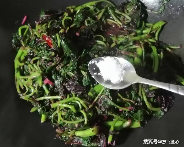 「窍门」好吃有窍门,多做这一步,鲜嫩爽滑,早餐开胃又下饭,家常炒苋菜