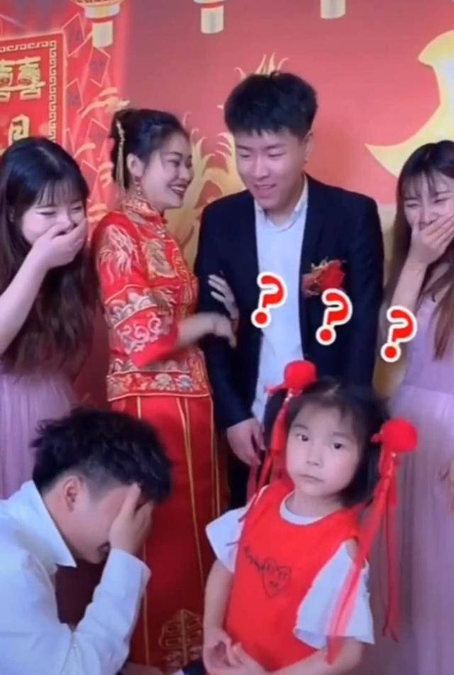 舅舅结婚,外甥女上台送祝福,一句话笑翻所有人,网友:童言无忌金玉良缘收视率 舅舅结婚,外甥女上台送祝福,一句话笑翻所有人,网友:童言无忌金玉良缘收视率