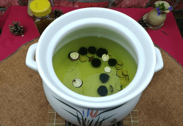 酸梅汤功效作用禁忌 6ac4bdbcc8b64254825e5415a200e827.png