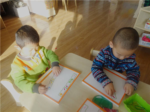 怎样教小孩学拼音记得快 05bb5dd701c84f329e30aae767b3341f.jpeg