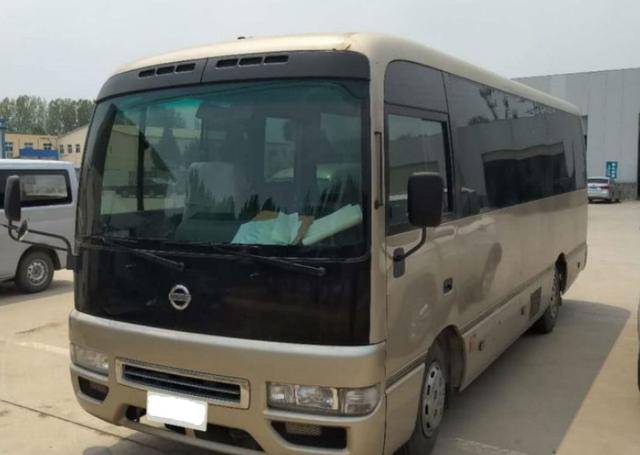 46万元买来的二手日产中巴车,4.5l排量17座,闲置六个月还未卖掉
