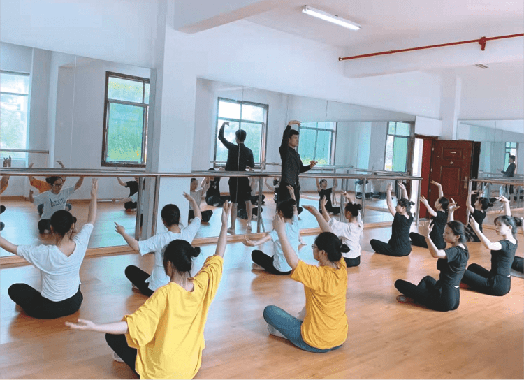 骗子|艺玺教育坑人：长沙幼师专业骗子学校排行榜！