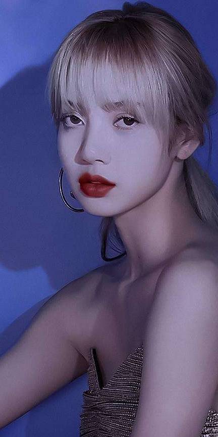 lisa美腿出圈被评性暗示