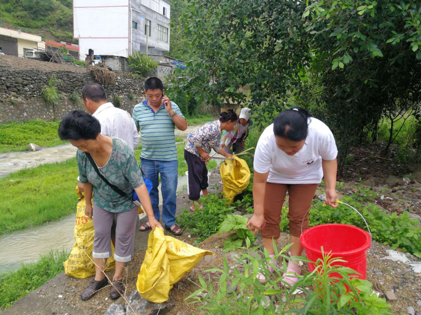 贵州贞丰县鲁贡镇有多少人口_贵州贞丰县双乳峰