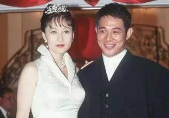 李连杰为了利智抛弃黄秋燕,30年了,黄秋燕过得如何?_生活
